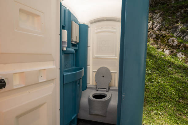 Best Portable restroom trailer rental  in Sparta, NC